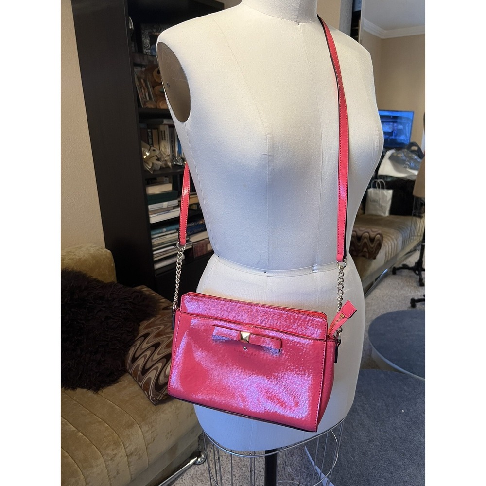 Kate Spade New Coral Lacquered Zip Cloth Inner Pockets Medium Crossbody Purs